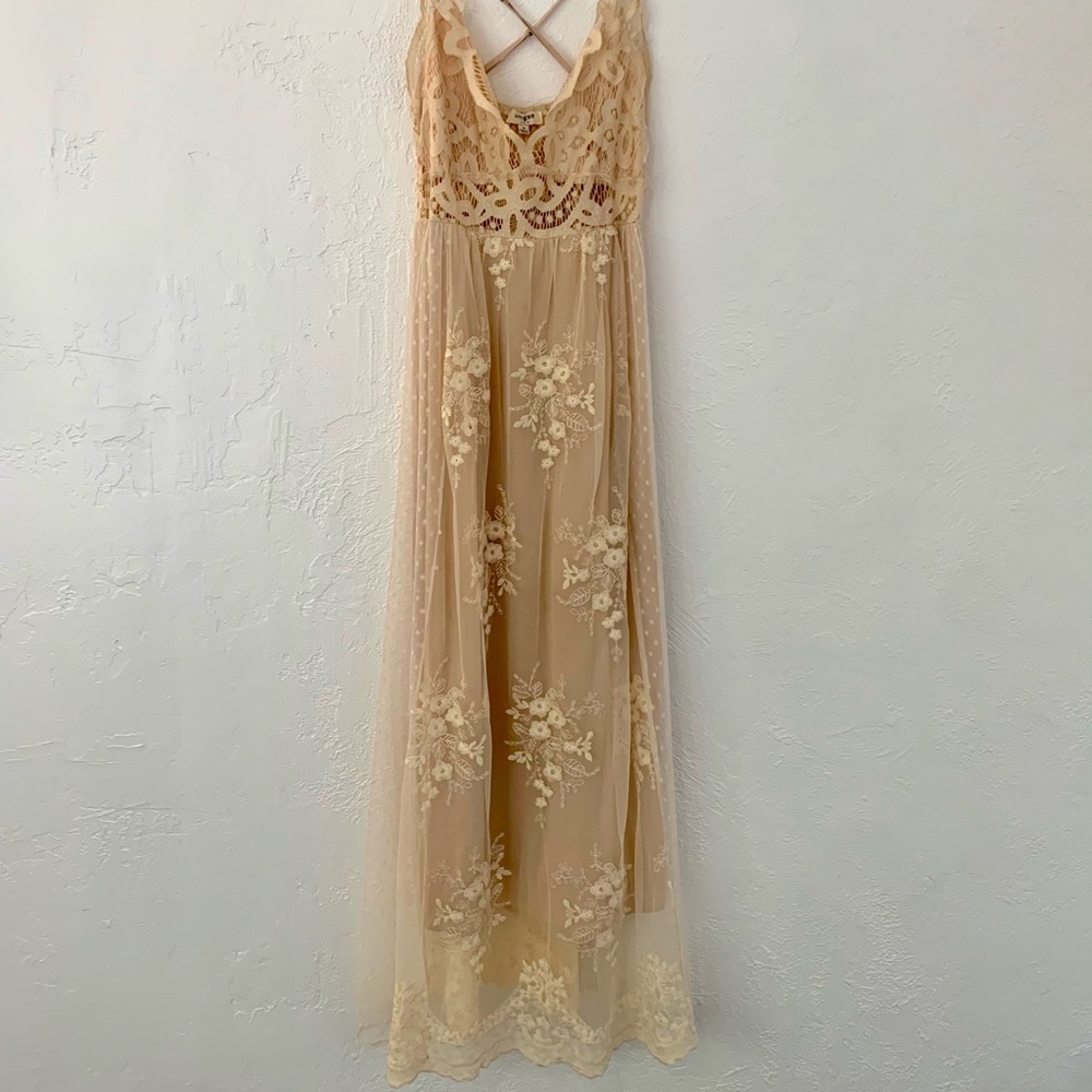 Long Lace maxi dress from Vici beige color- Size S